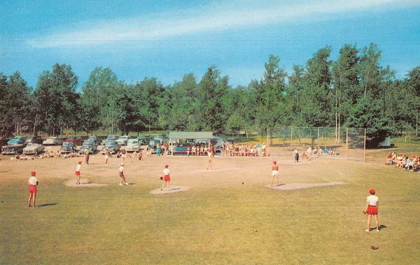 Portage Point Resort (Portage Point Inn) - Vintage Postcard